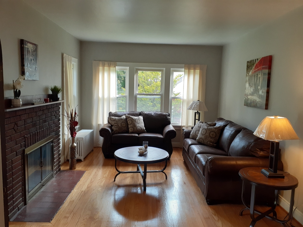 Staged Living room teaser
